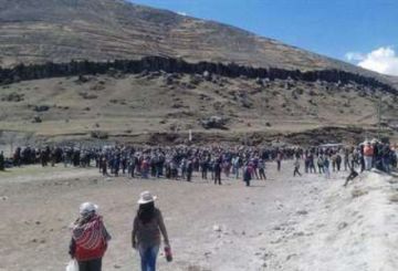 Enfrentamiento entre mineros deja 14 muertos en Perú