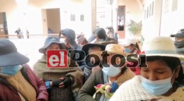 Vendedoras rechazan retiro de casetas de la Ciudad Satélite