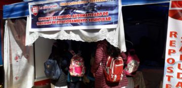 Estudiantes de los colegios con bachillerato técnico participaron de la Feria Bolivia Produce, como parte de las fases distritales 