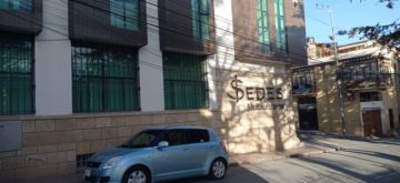 En la ex Unidad Sanitaria hay atención médica pública a bajos precios y eso es lo que se puede perder, dicen los trabajadores.