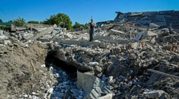 Zelenski acusa a Rusia de "aterrorizar" tras daños en central nuclear de Zaporiyia