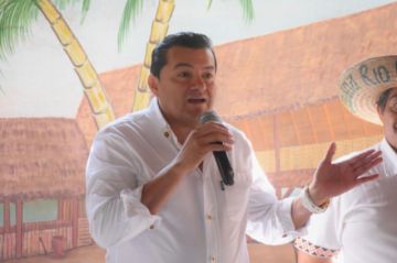 Alcalde cruceño Jhonny Fernández pide a sus secretarios y directores poner ‘a disposición sus cargos’