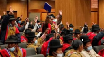 Presidente Arce y Ponchos Rojos se reúnen tras anunciar que no participarán en marcha por el Gobierno