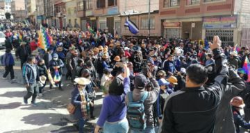 Viceministra indica que algunos funcionarios tomaron vacación para asistir a la marcha