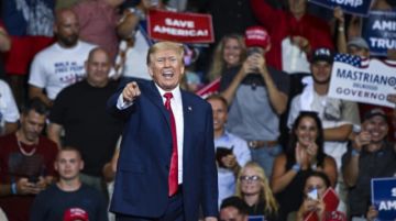"Todo el mundo quiere que me presente en 2024", afirma Donald Trump