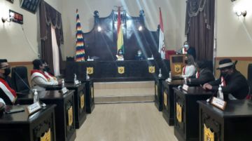 Entregan distinción "Amalia Villa de la Tapia"