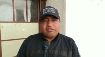 Intendencia retira mercadería de la calle Hermanos Ortega