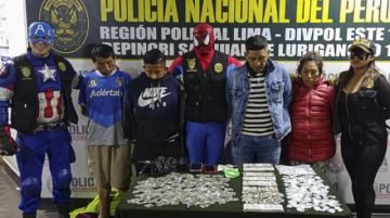 Policías se disfrazan de Avengers para capturar a vendedores de droga en Perú