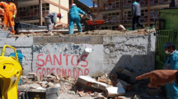 La Paz: Cae un muro del Cementerio General que estaba sostenido por callapos