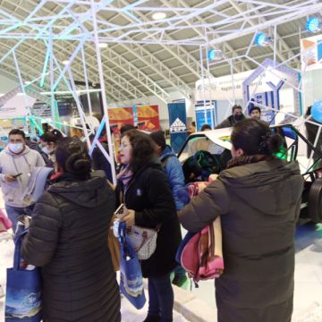 El concepto de YLB se centró en mostrar una fusión entre la industria y los salares bolivianos. FOTO YLB