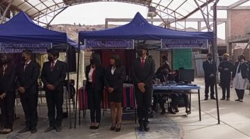 Los estudiantes participaron de una feria de sistemas informáticos