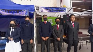 Los estudiantes participaron de una feria de sistemas informáticos