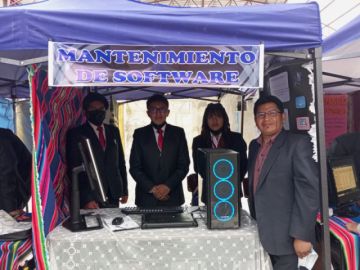 Los estudiantes participaron de una feria de sistemas informáticos