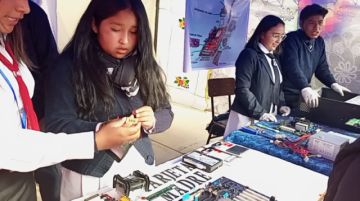 Los estudiantes participaron de una feria de sistemas informáticos