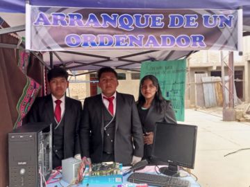 Los estudiantes participaron de una feria de sistemas informáticos