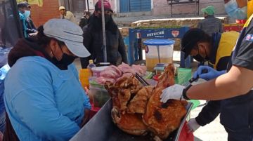Sedes realiza controles en la venta de sándwiches de cerdo por San Andrés