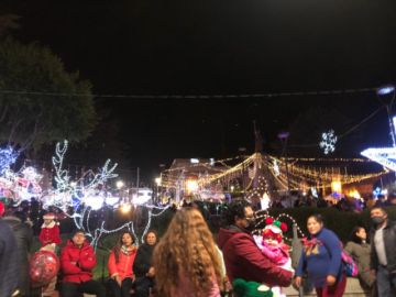 Potosí se viste de Navidad con luces y caravanas 