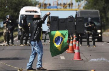 Lula acusa a Bolsonaro de incentivar violencia en Brasilia