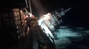 Tailandia lanza una operación de rescate en busca de 31 marinos desaparecidos 
