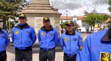 Buzos de la Naval llegan para tratar de rescatar el cuerpo del minero en el socavón Valeriana