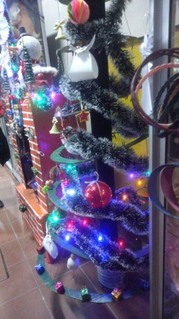 En el Mercado Solidario realizaron un concurso navideño con materiales reutilizables, como parte del plan de comunicación y concientización ciudadana  FOTO EMAP