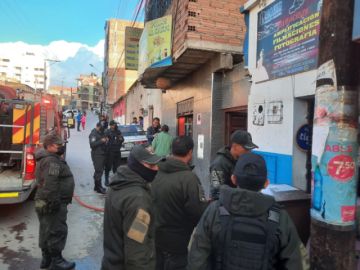 Bomberos atienden incendio en una chifa de la calle H. Vásquez