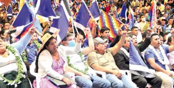 Funcionarios aportaron al MAS Bs 12 millones