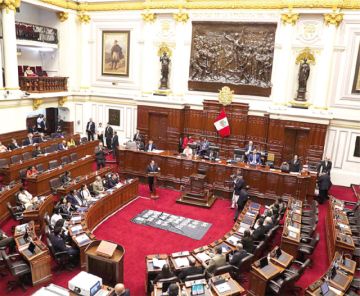 Congreso peruano debate adelanto de las elecciones