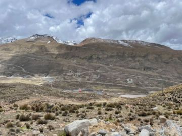 En los Municipios de San Pablo de Lípez, Atocha, Colcha K, Uyuni, Mojinete, Esmoruco y Tomave con presencia de nevadas intermitentes desde la madrugada del día sábado 4 de febrero 