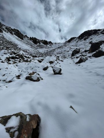 En los Municipios de San Pablo de Lípez, Atocha, Colcha K, Uyuni, Mojinete, Esmoruco y Tomave con presencia de nevadas intermitentes desde la madrugada del día sábado 4 de febrero 