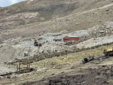 En los Municipios de San Pablo de Lípez, Atocha, Colcha K, Uyuni, Mojinete, Esmoruco y Tomave con presencia de nevadas intermitentes desde la madrugada del día sábado 4 de febrero 