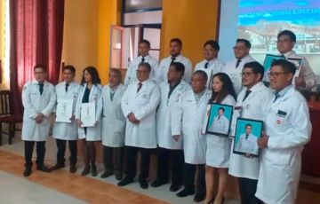 Se gradúan nuevos especialistas tras formación en el hospital Bracamonte