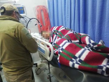 Hombres armados atacan a tiros comisaría policial y hieren a uno