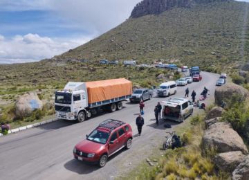Denuncian que evistas masifican los bloqueos de caminos en Potosí