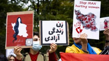 Activistas iraníes denuncian que niñas y jóvenes son un "blanco" del Gobierno