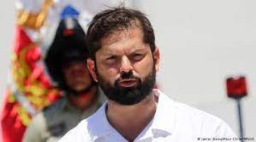 Boric promulga polémica ley de seguridad que da más facultades a policía