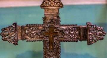 Relicario que contendría astillas de la columna donde fue flagelado Cristo. 