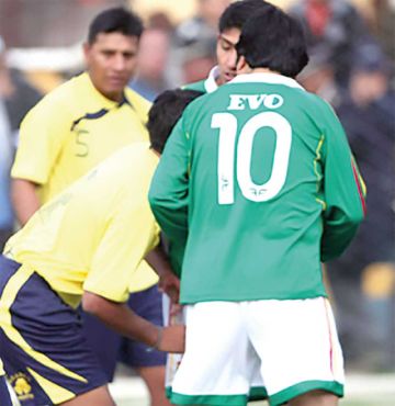 Loza dice que “Evo seguirá jugando y metiendo goles”