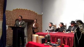 Familia dona la biblioteca de Luis Alfonso Fernández 