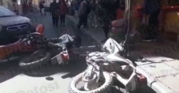 Mujer se estrella contra tres efectivos de la PAC en Potosí 