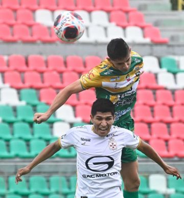 Real Santa Cruz gana en la fiesta de goles