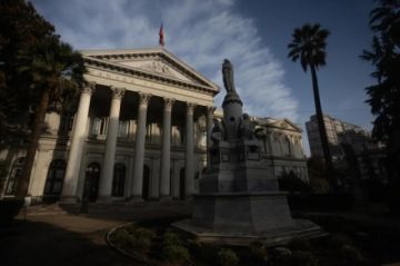 Alianzas inéditas y divisiones, la disputa constitucional que desafía Chile