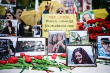 Vandalizan en Irán la tumba de la joven Mahsa Amini