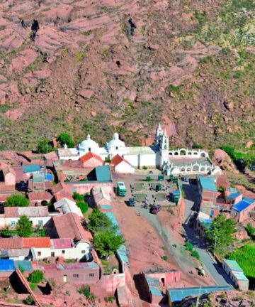 Vuelven peregrinos a visitar al Señor de Manquiri en Potosí
