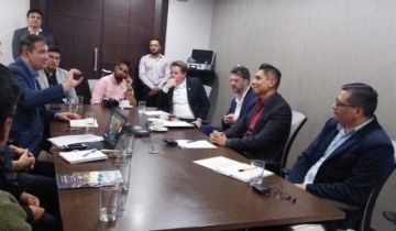 Bolivia encara intercambio técnico para fabricar baterías