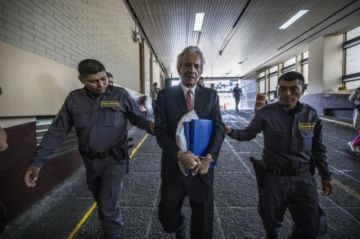 El periodista guatemalteco Zamora es condenado a seis años de prisión por lavado de dinero
