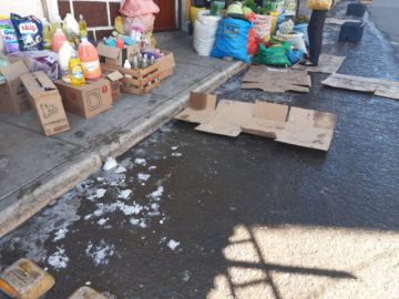 Foto en la plaza Sucre, al mediodía.