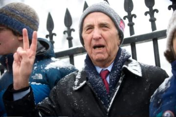 Muere Daniel Ellsberg, quien filtró los Papeles del Pentágono sobre la guerra de Vietnam