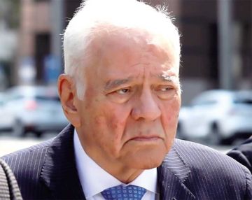 Goni lanza proyecto de Constitución