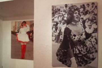 Unas 30 fotografías muestran la historia del movimiento TLGB en Bolivia